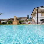 Casa D'amore Con Piscina Privata Алессано