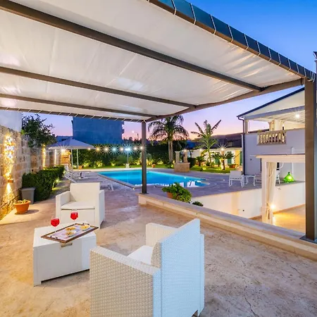 Casa D'amore Con Piscina Privata Alessano